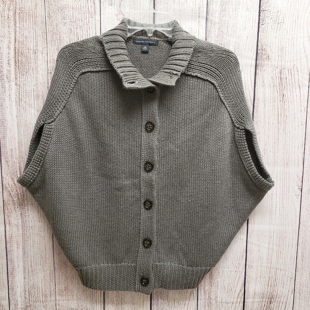Banana Republic Fashionable Sleeveless Cardigan